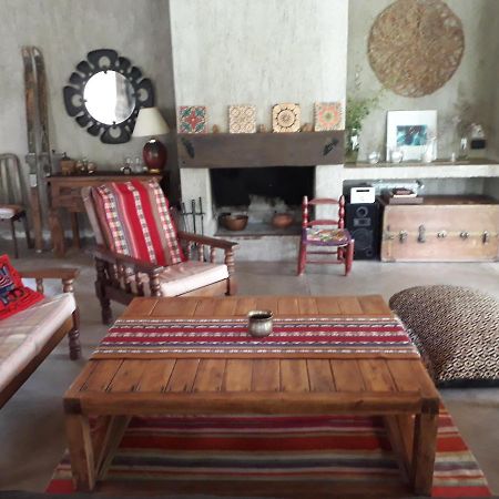 Casa Los Cerezos En Chacras De Coria Esterno foto