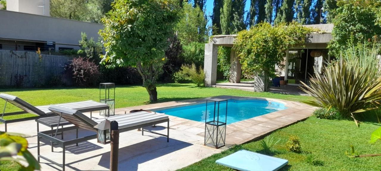 Casa Los Cerezos En Chacras De Coria Esterno foto