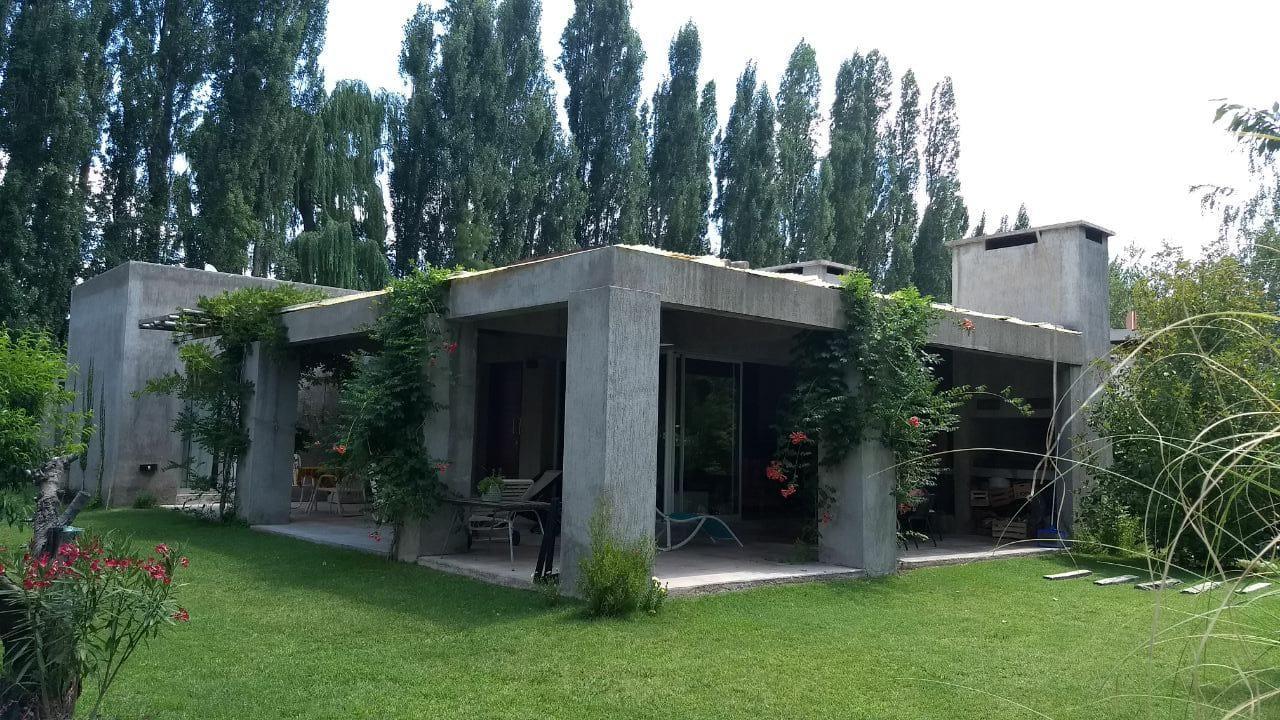 Casa Los Cerezos En Chacras De Coria Esterno foto