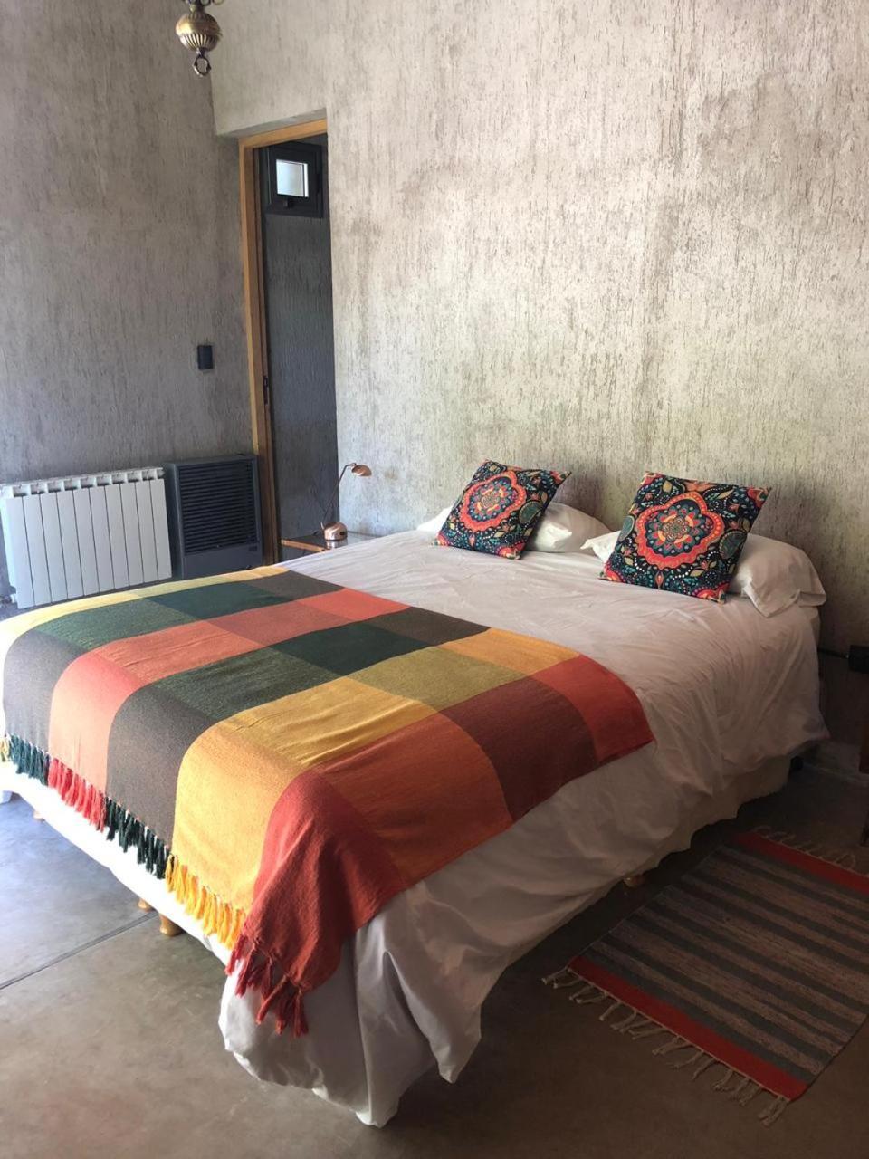 Casa Los Cerezos En Chacras De Coria Esterno foto
