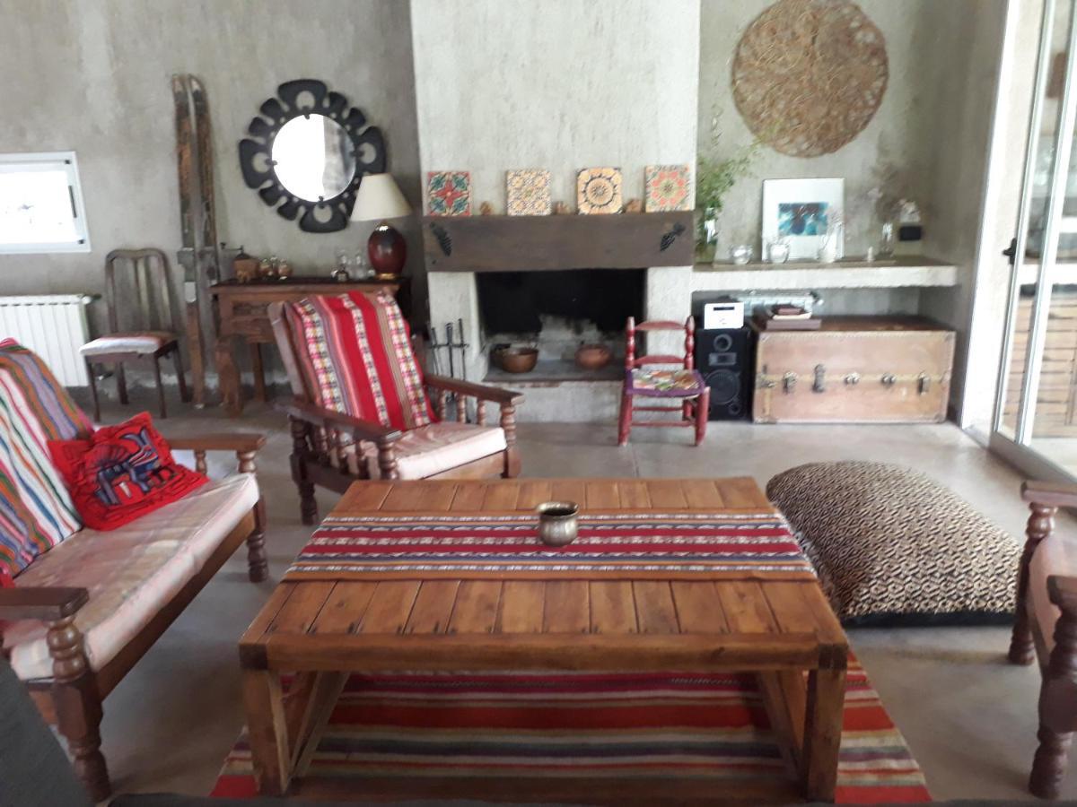 Casa Los Cerezos En Chacras De Coria Esterno foto